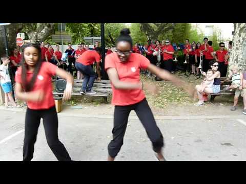 K Hiphop sur 2NE1 (CL SOLO) – MTBD