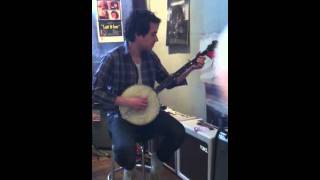 Dan Miles demos Vega Banjo