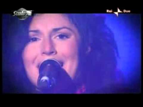 Video thumbnail for Llueve (Piove) - spanish vrs