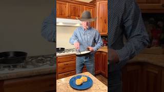 How to Make the Best Cream Gravy in Cast Iron!