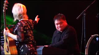 PORCELAIN (Julia Fordham | 2018 Momentum Live MNL)