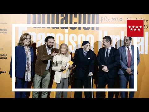 Marcos Giralt Torrente recibe el Premio Francisco Umbral al Libro del Año 2025.