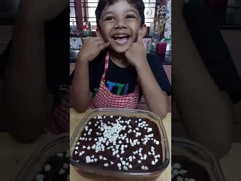 Darien bakes an Ooey-Gooey Fudge Brownie | Darien Bakes a Bake | D For Darien