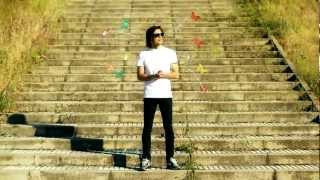 Green Day- Stray Heart [Music Video]