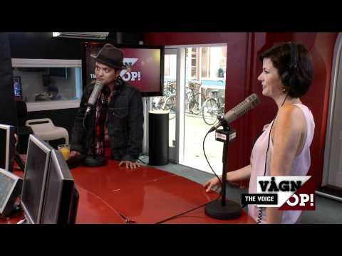 Bruno Mars besøger Vågn Op! med The Voice (2 af 3)