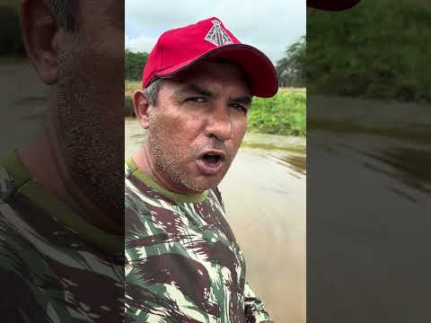 Açude da fazenda pitombeira inicia a sangria no município de Parambu sertão dos inhamuns Ceará