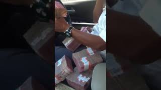 Download lagu Banyak duit mp3