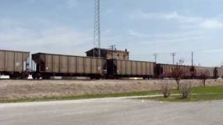 preview picture of video 'BNSF 9388, 6132, 5801 & dpu 5753'