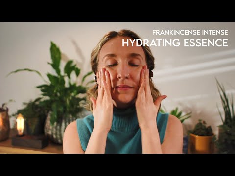 Ritual de cuidados com a pele com essência hidratante Frankincense Intense™ | Neal's Yard Remedies