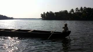 preview picture of video 'Enamavu Kayal Bandu - Boat Trip at Trichur'