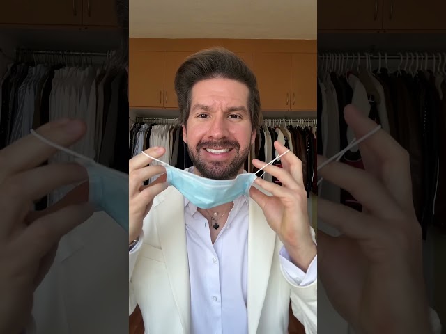 Vídeo relacionado con Disfraz Médico Hombre, Disfraz Cirujano Adultos con Bata, Camiseta y Pantalón, Gorro, Mascarilla, Estetoscopio, Tarjeta Identificación, Portapapeles, Perfecto para Carnaval Halloween Fiestas (L)