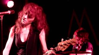Melissa Auf der Maur - Paranoid [Black Sabbath cover] (live München 59:1 06.12.2010)