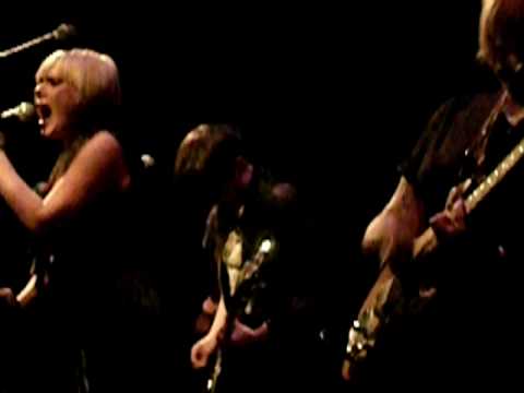 the bombettes at johnny brendas in philly (2)