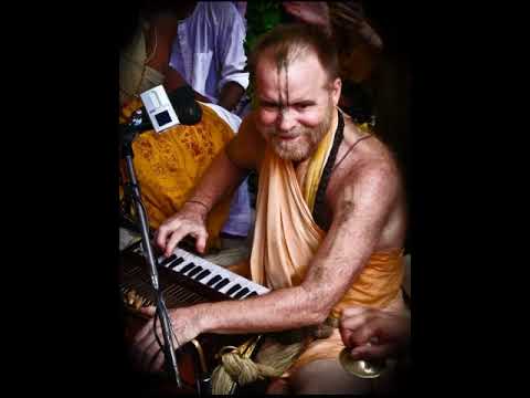 Aindra Prabhu   Damodarastaka + Kirtan 07 11 23