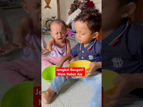 Jengkel !! Bayi Kembar Rebutan Nasi #melahirkan #bayikembar #bayilucu #sorotanpublik #shorts