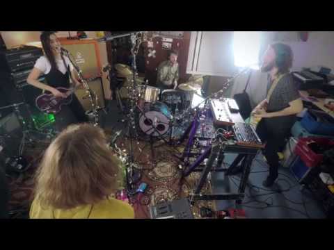 VELINE - "Staakt" live