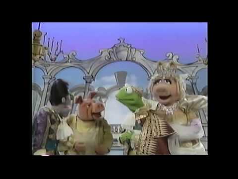 Muppet Songs: Kermit and Miss Piggy - Gotta Get That Name