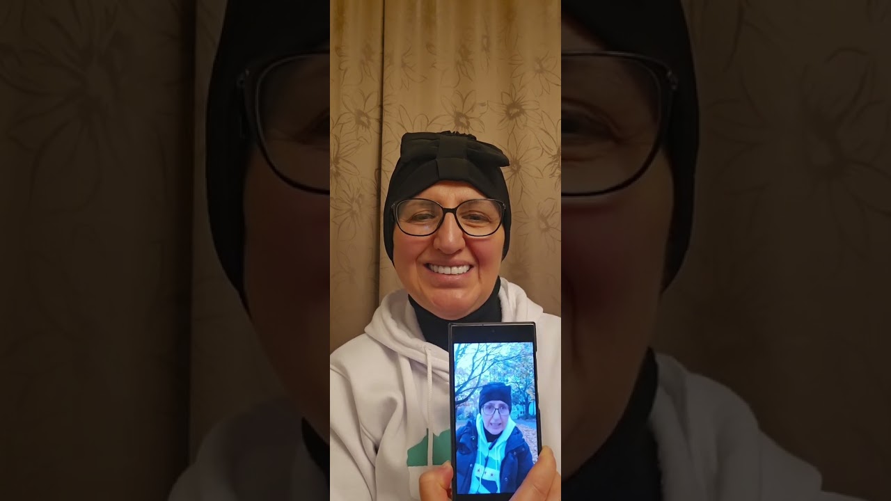 طيارة هيلكوبتر عسكرية في سماء العاصمة دمشق تحمل علم نظام الاسد في قلب دمشق ار