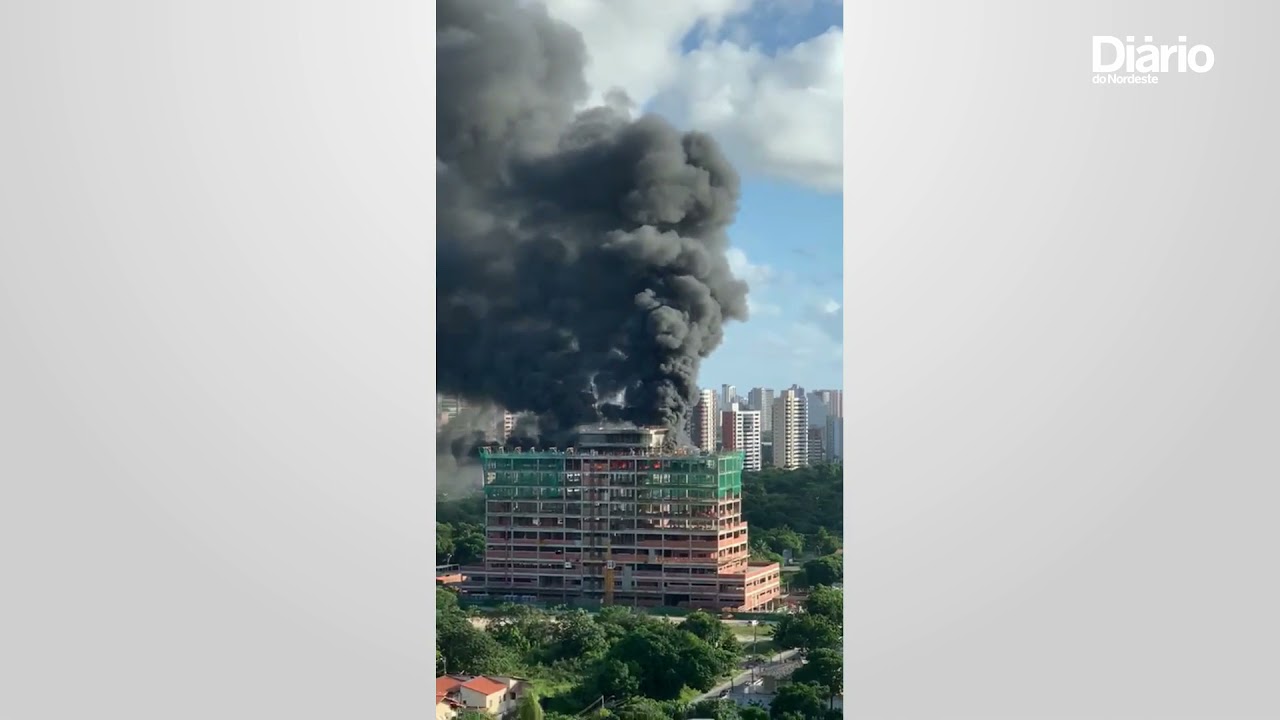 Imagem da notícia Maternidade em construção pega fogo no bairro Luciano Cavalcante, em Fortaleza