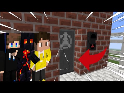 Non scegliere la porta degli SCP sbagliata! - Minecraft SCP w/ Eletro16 & MineCube