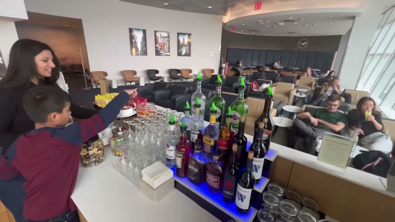 Lufthansa First Class Lounge (Wining & Dining)
