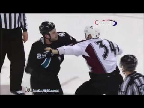 Daniel Winnik vs Ryane Clowe Dec 15, 2011