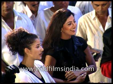 download lagu mp3 mp4 Rosy Singh Amitabh Bachchan, download lagu Rosy Singh Amitabh Bachchan gratis, unduh video klip Rosy Singh Amitabh Bachchan