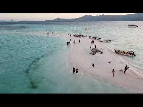 Komodo Luxury Cruise with Leong The Explorer