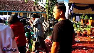 Download lagu DKINGS LIVE SMAN 1 CIRACAP  feat Khulfi Fachrot - Berakit rakit ( jamrud ) mp3