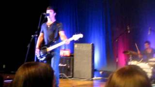 School Boy Humor - Cheating Myself (Live Clip)