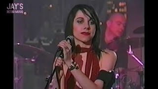 PJ Harvey Performs &quot;You Said Something&quot; on The David Letterman Show (June 20, 2001)