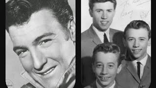 Col Joye ⭐ (Underneath The) Starlight Of Love - 1963 [Early Barry Gibb Composition]