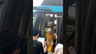 Download lagu Kepulangan anak dari ponpes Darsa Lirboyo mp3 Download lagu Kepulangan anak dari ponpes Darsa Lirboyo mp3