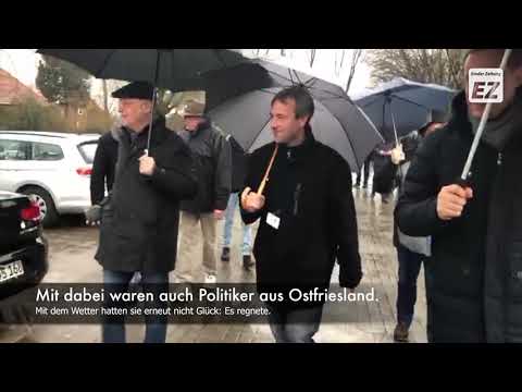 Niedersachsens Ministerpräsident beim Boßeln in Aurich