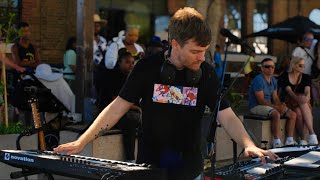 🔥 Melodic House LIVE LOOPING Street Performance (AirDidge)