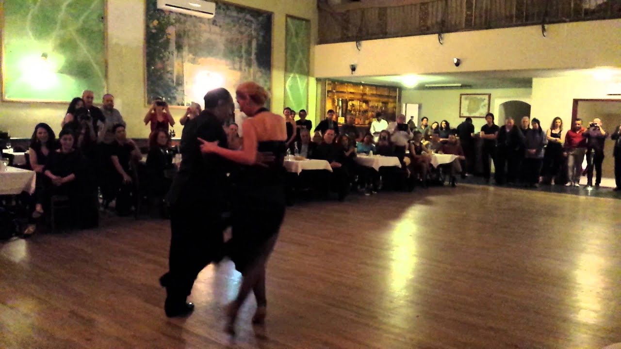 Argentine tango: Claudio Villagra & Helena Fernandez - milonga