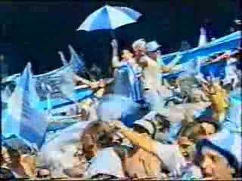 "Y que mas Racing?" Barra: La Guardia Imperial &bull; Club: Racing Club