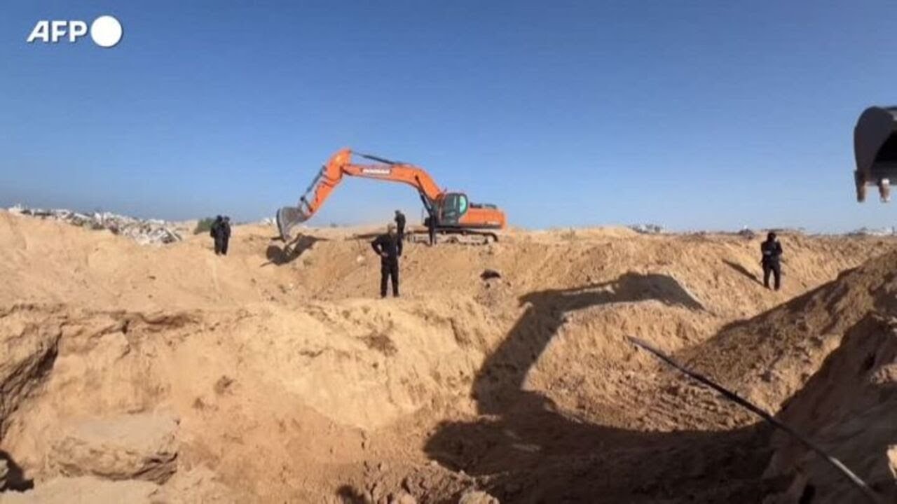 Gaza, si scava alla ricerca di corpi di ostaggi israeliani
