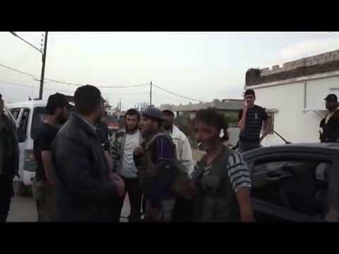 العقيد مروان الحمد قائد المجلس العسكري في محافظة السويداء يشارك في معركة السيطرة على جسر حوران في منطقة خربة غزالة