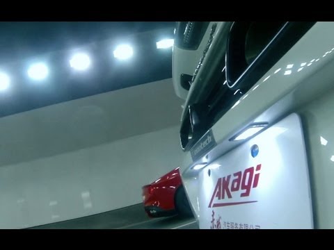 McLaren MP4-12C w/ BACKFIRE vs F12 Berlinetta!
