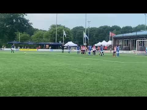 Gelijkmaker SO Soest O13-1 in wedstrijd tegen Feyenoord. Zaterdag 14 juni 2025