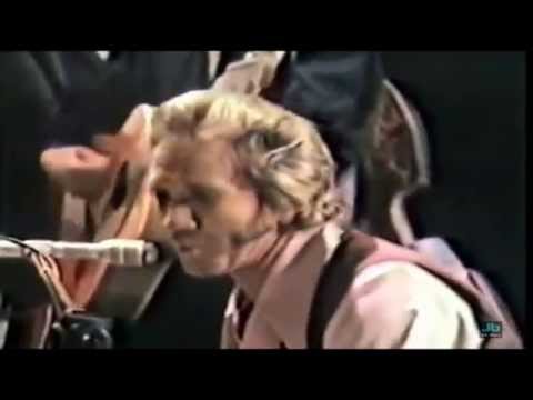Marty Robbins - I Wash My Hands In Muddy Water (Ryman Auditorium in Nashville - 1971)