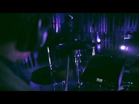 VINYLTHIEF - Slow Down (Live Performance) [Official Video]
