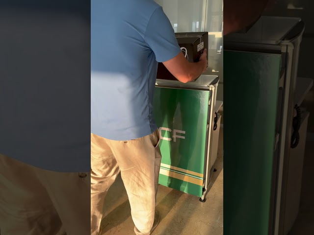 Vídeo relacionado con Taza del Elche | Ser del Elche Mola un Huevo + Caramelos ElcheForte | Tazas de Desayuno | Idea de Regalo F.C Elche | Regalo de Taza de Fútbol | Taza de Café, Té o Infusiones | Cerámica Calidad 350ML