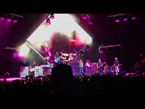 Foo Fighters Ft. Liam Gallagher & Joe Perry - Come Together (The Beatles song) CalJam 17