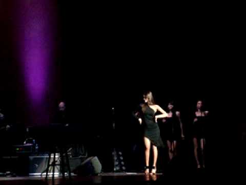Julio Iglesias Carolina Back-up Dancer/Singe Hot, hot, hot Live Concert Los Angeles