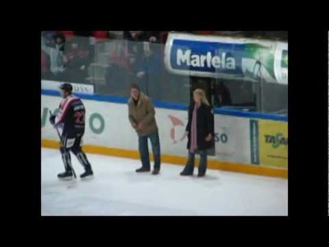 24.2.2005 JYP-Ilves parhaiden pelaajien palkisteminen