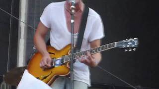 The Cribs - Our Bovine Public [Live @ Lollapalooza 2010]