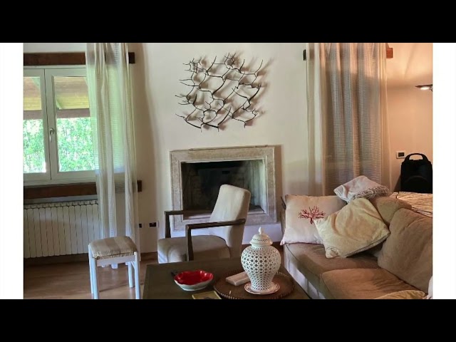 COD 2848 VENDESI PRESTIGIOSA VILLA ISOLA DI ALBARELLA