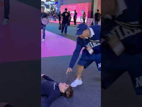 QUANDO VOCÊ ENCONTRA SEU AMIGO